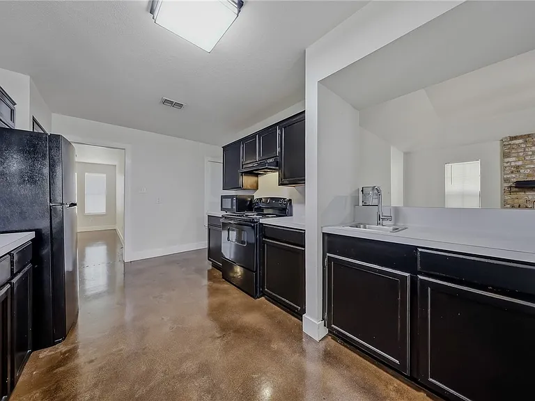 3029 Twin Creek Dr — Photo 6