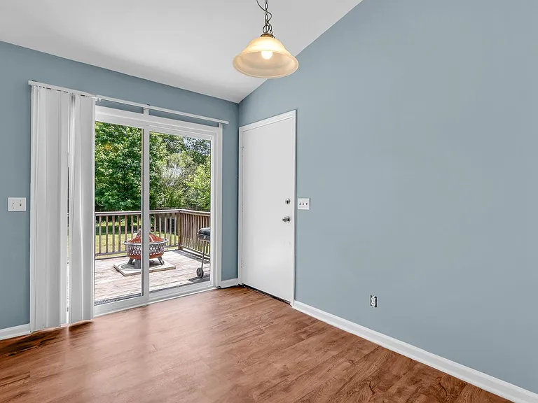 120 Stockbridge Dr — Photo 8