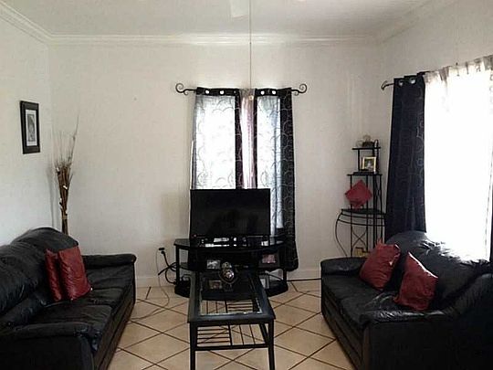 3rd image of 624 Avenue H