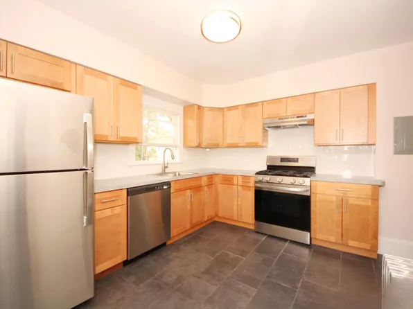 93 Cushing St #2, Waltham, MA 02453