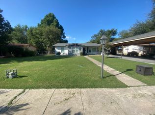 104 Greenway Ln, Del Rio, TX 78840