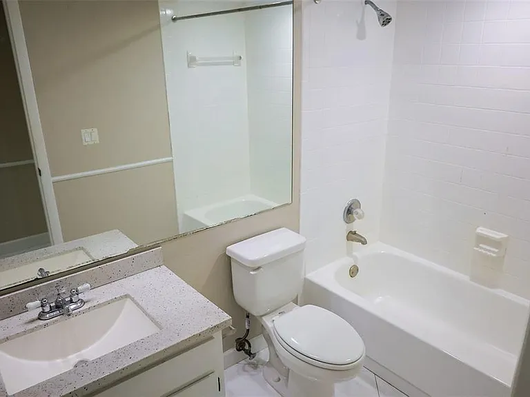 3121 Bordeaux Ln — Photo 23