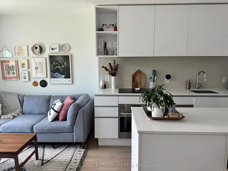 377 Madison Ave #405 — Photo 1