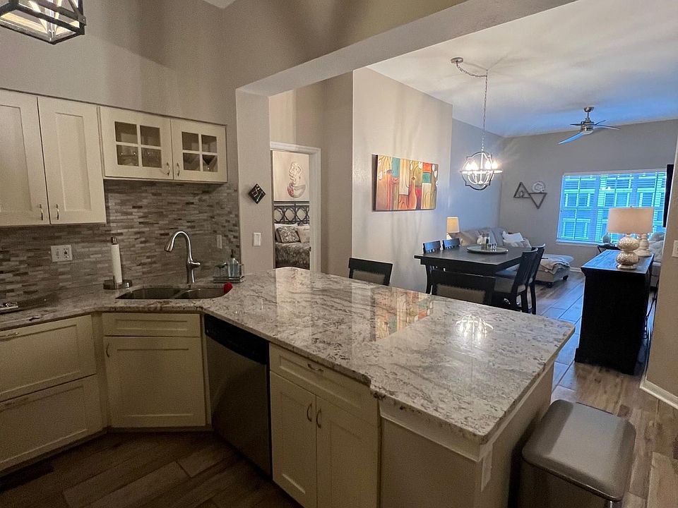 1st image of 200 4th Ave S Unit 411