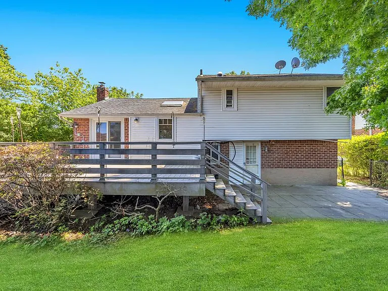 20 Switzerland Rd — Photo 30