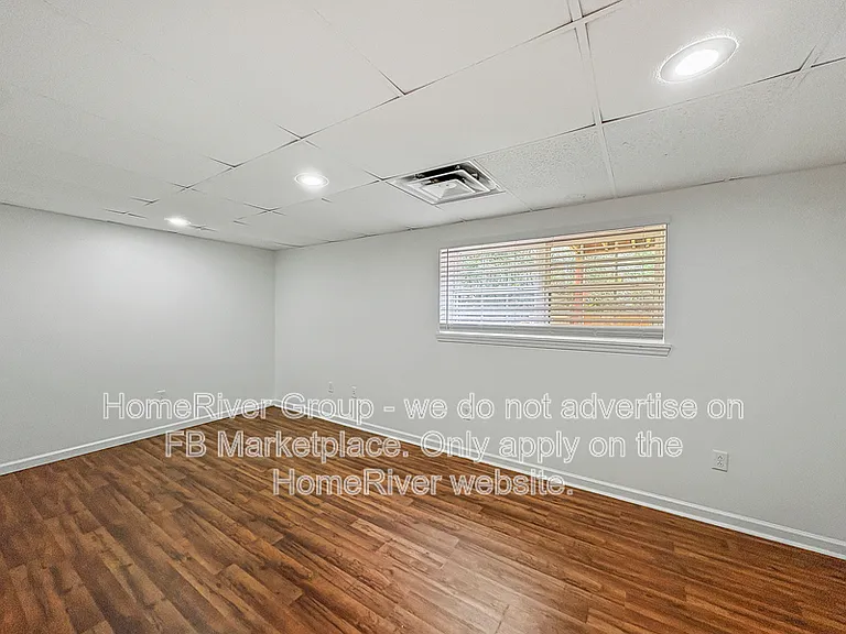 72 Elaine Dr — Photo 7