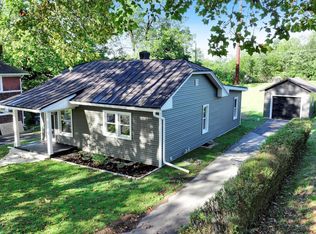 9 Hallton Hill Rd, Pine Grove, PA 17963