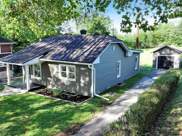 9 Hallton Hill Rd, Pine Grove, PA 17963