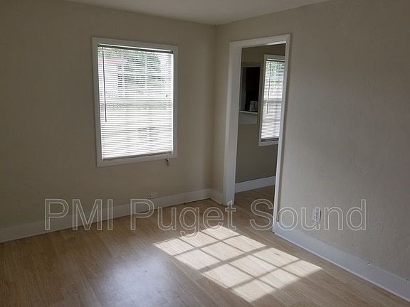 4th image of 117 NW 13th Ave