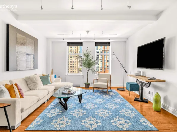 410 West 24th Street image 1 of 17