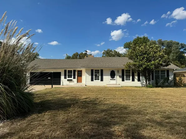 120 Carlton Rd, Hutchinson, KS 67502
