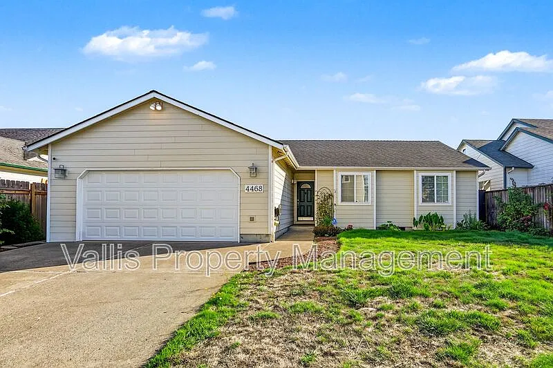 3 bed, 2.0 bath, 1464 sqft, $2,400 — Photo 1