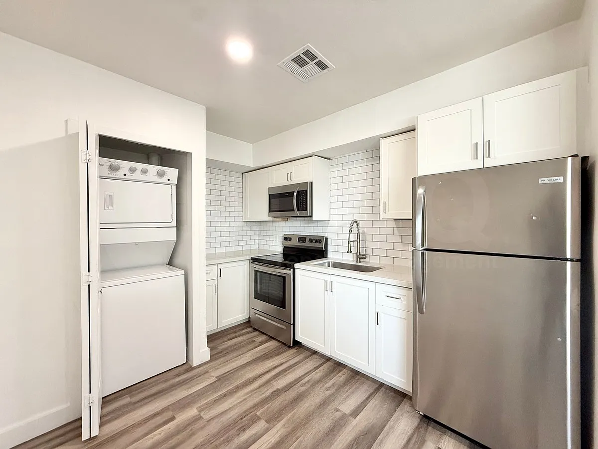 1 bed, 1.0 bath, 588 sqft, $1,350 — Photo 2