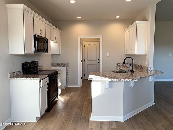 3rd image of 217 Peppercorn Way
