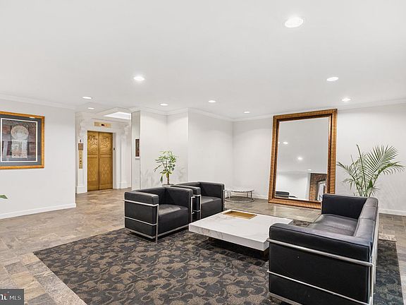 5th image of 3299 K St NW APT 401