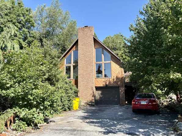 135 Kenzalynne Ln, South Fork, PA 15956