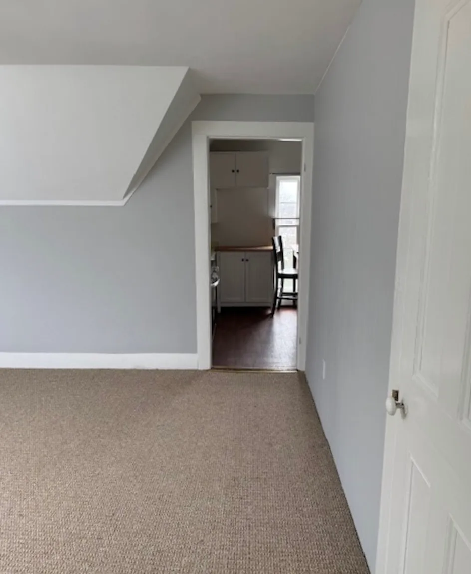 21 Broadway Ave — Photo 3