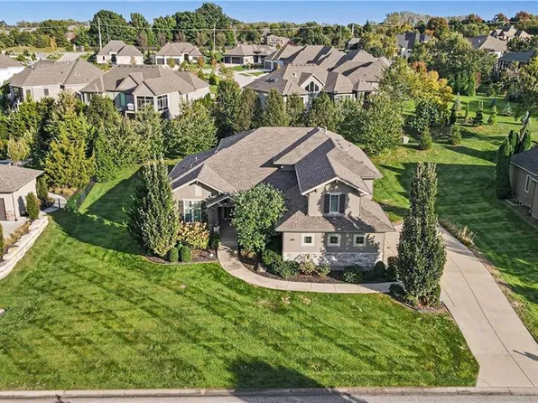 10812 W 153rd St, Overland Park, KS 66221