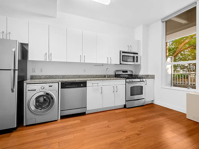 184 Kent Ave #306A — Photo 2