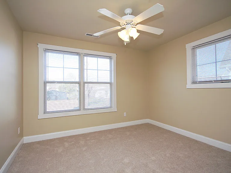 372 Joliet Ct — Photo 10