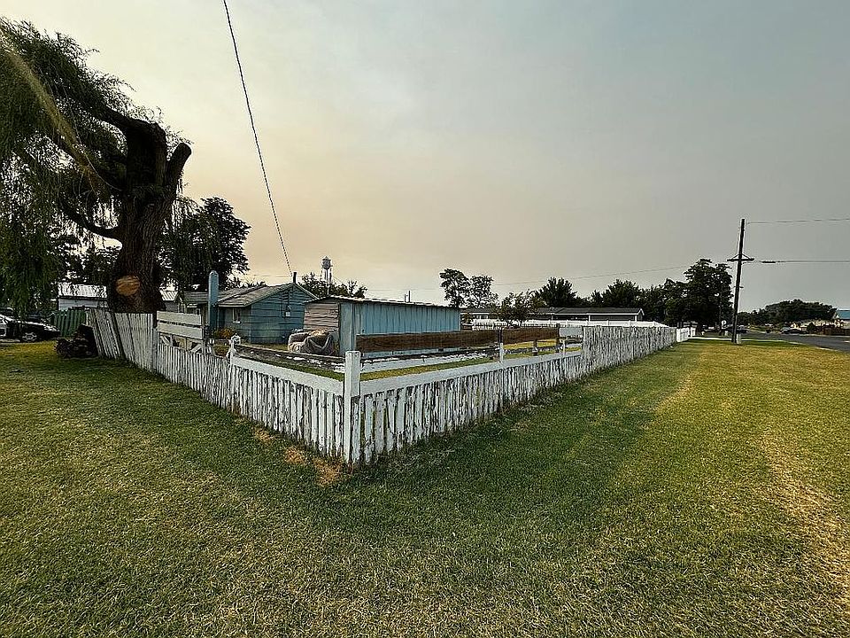 2nd image of 250 E Furnish Ave