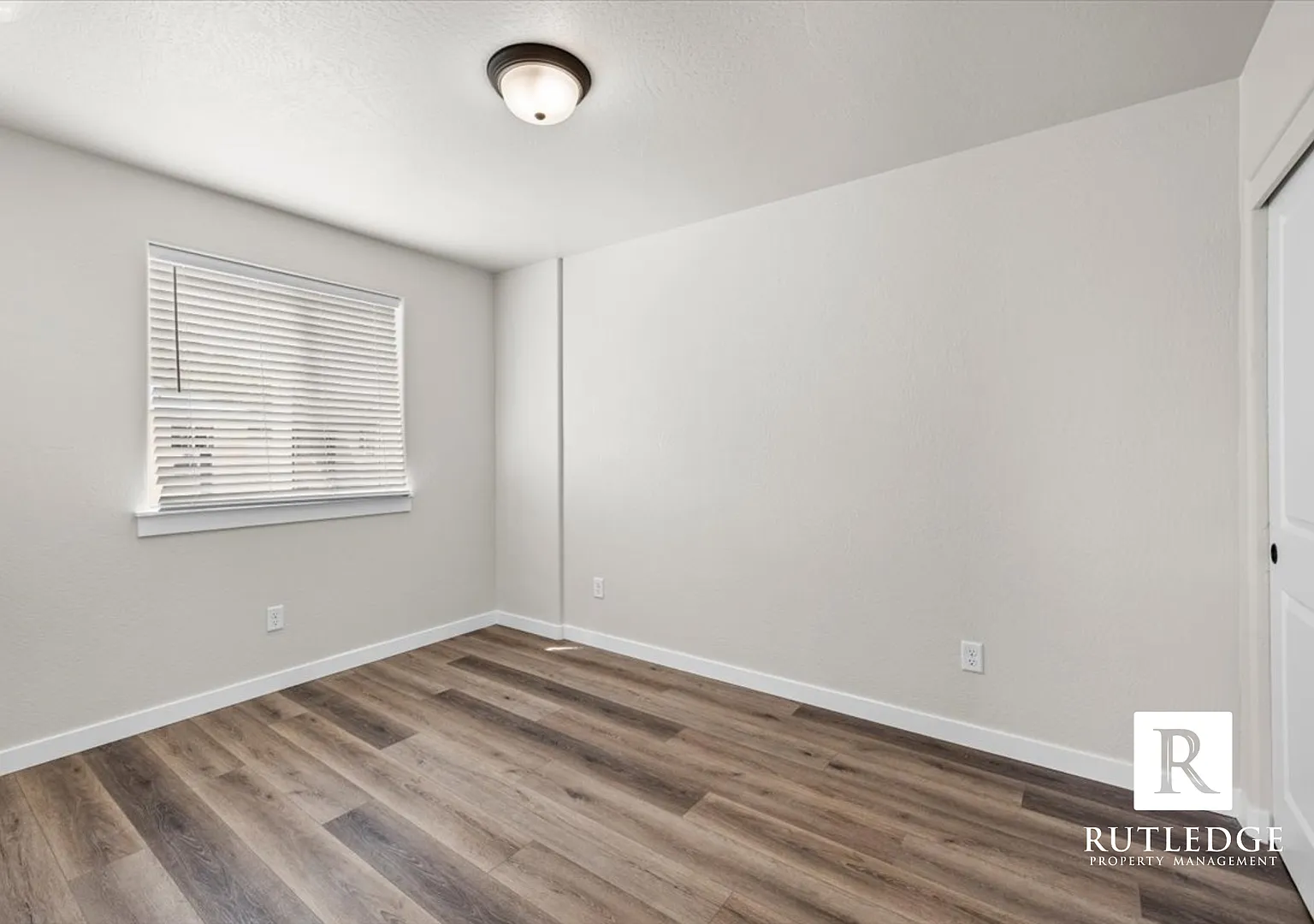 Brand New Willow Bend Estates in Snyder Creek - Central Point — Photo 4