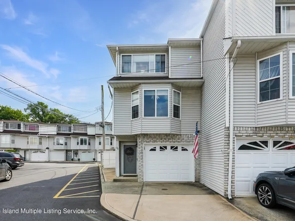 26 Linda Ln, Staten Island, NY 10312