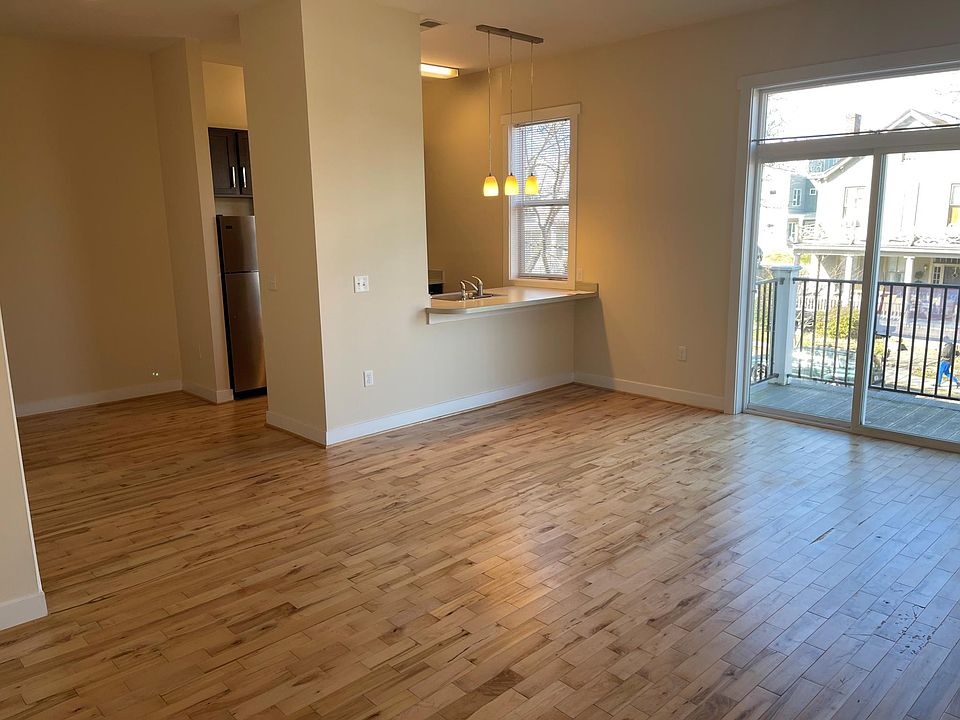 1st image of 1020 Porter St APT 202