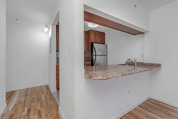 Rented by Farside Realty LLC | media 8