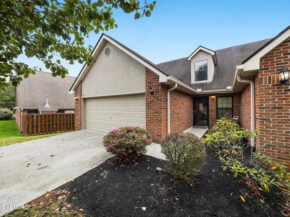 615 Farragut Commons Dr, Knoxville, TN 37934