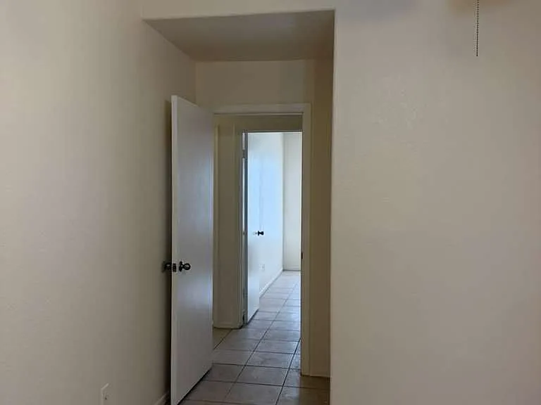 1181 W Chicago St — Photo 31