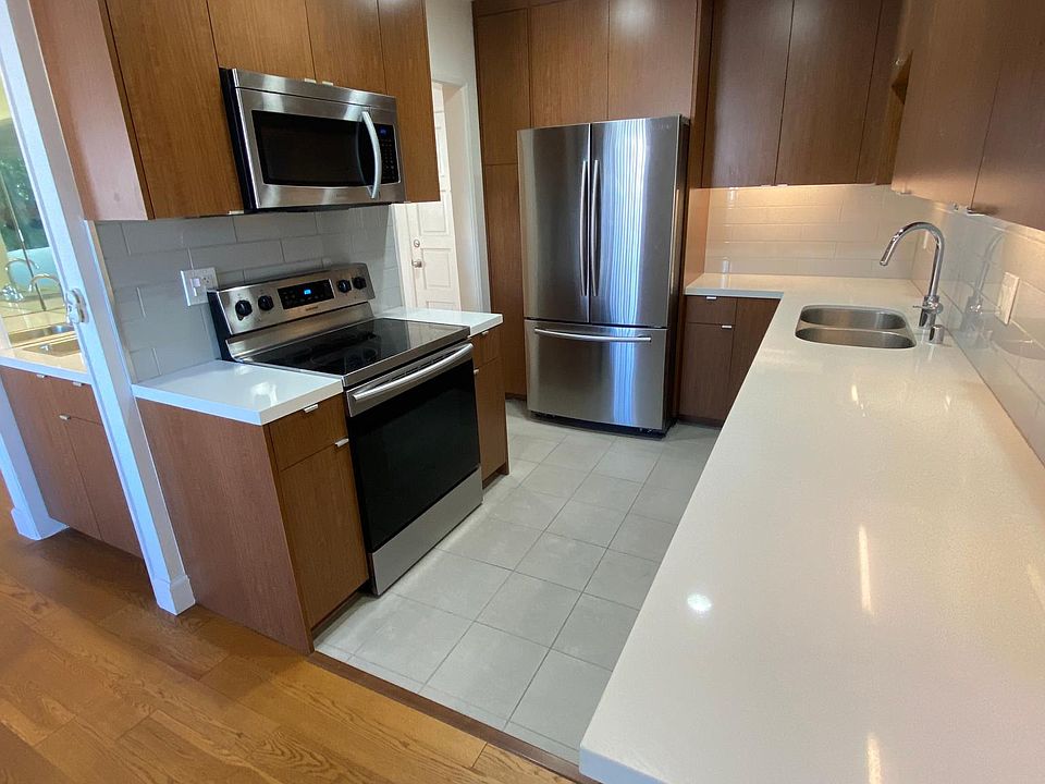 1st image of 11956 Kiowa Ave #Top