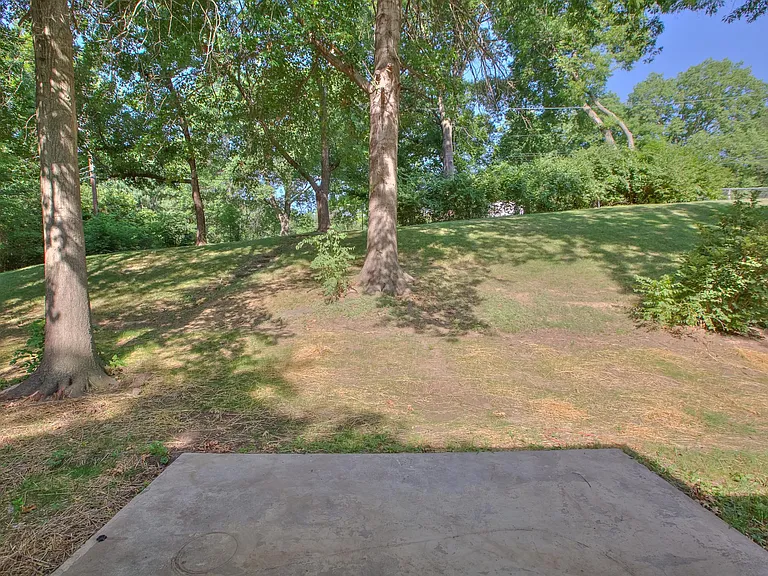 5800 N Belton Ave — Photo 33