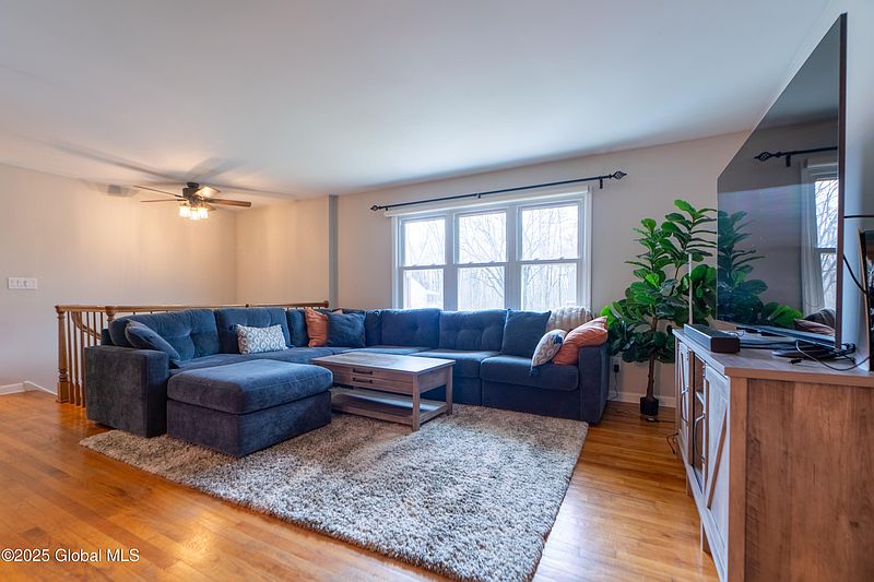3rd image of 7 Bemis Heights Road