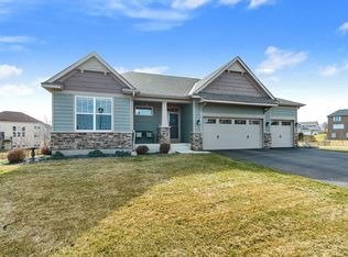 17799 Bluestem Ct, Prior Lake, MN 55372