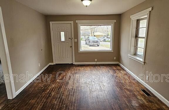 2nd image of 1420 Lewis Ave
