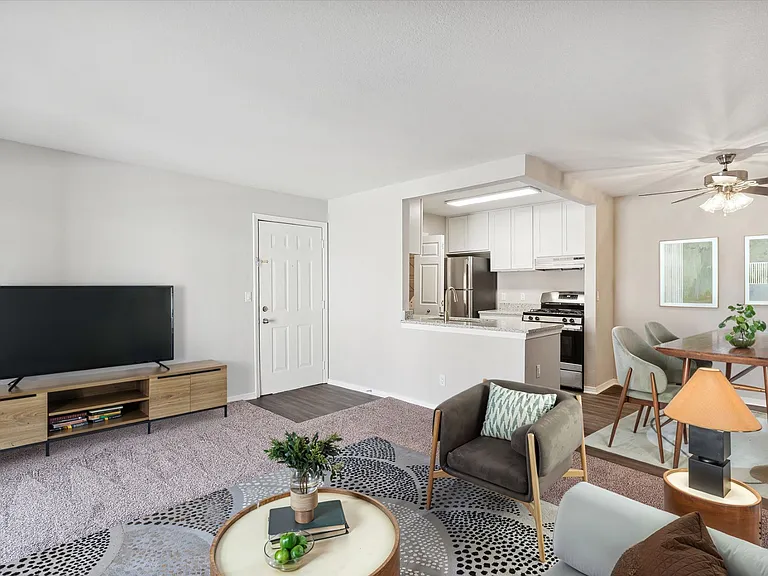 Two Bedroom (Renovated) - 2 Bed / 2 Bath - 897 Sq.Ft.
