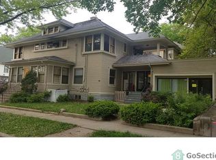 318 Division St, Elgin, IL 60120