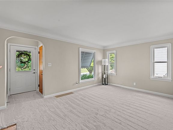 5th image of 3261 Berea Rd