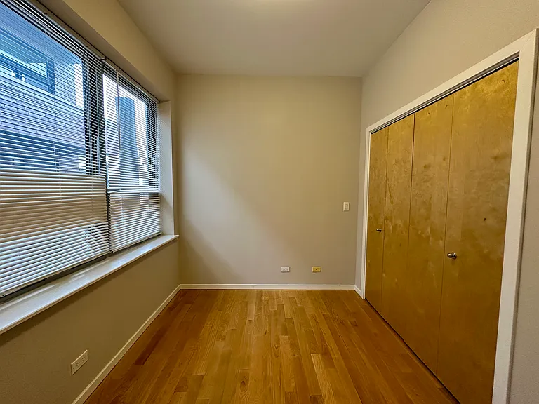 2157 N Damen Ave #201 — Photo 29
