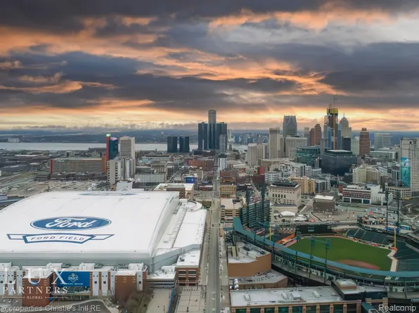 71 Adelaide St, Detroit, MI 48201