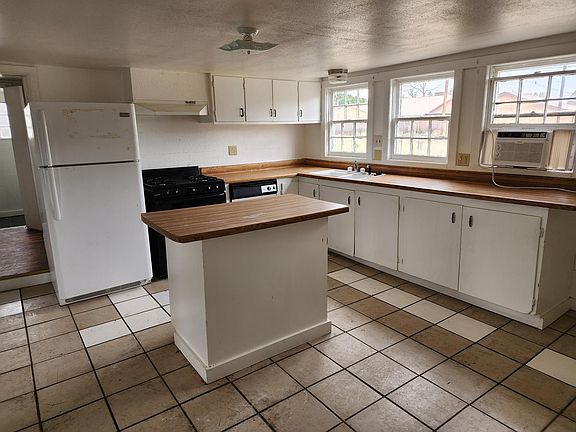 4th image of 1815 N Union Ave