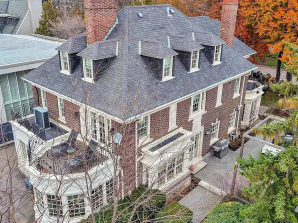 444 Russell Hill Rd, Toronto, ON M5P 2S5