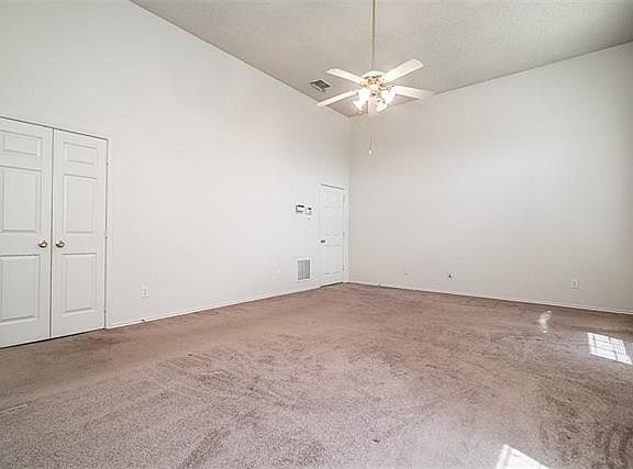 5th image of 2502 Sherbrooke Ln