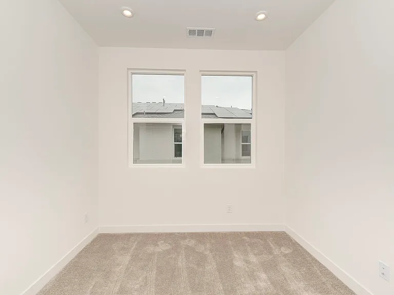 1307 Bushell St — Photo 20