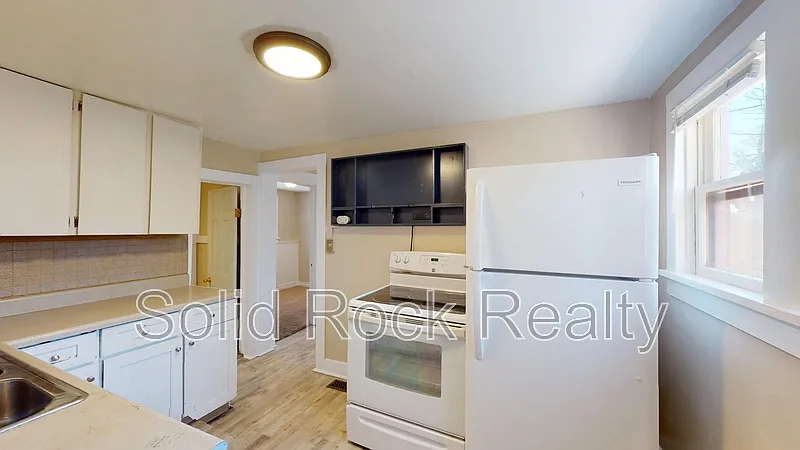 2 bed, 1.0 bath, 612 sqft, $1,150 — Photo 3