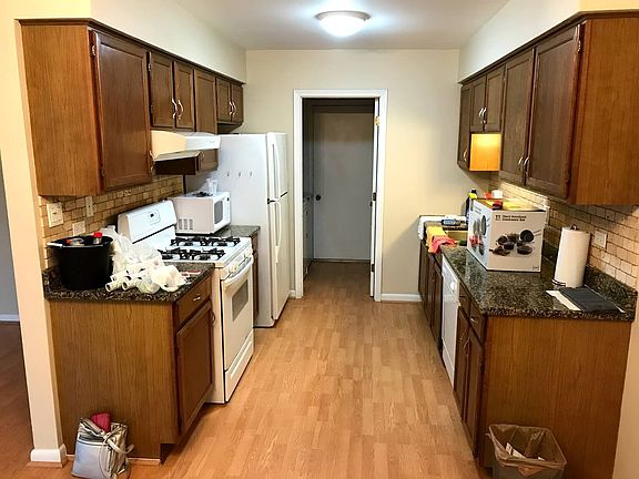 3rd image of 1339 Barclay Ln #1