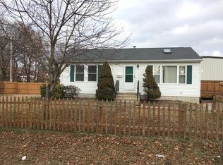 55 Quimby St, Warwick, RI 02886