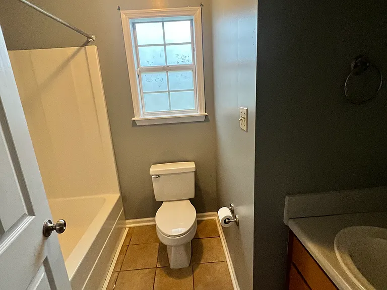 1702 Largo Cir — Photo 12