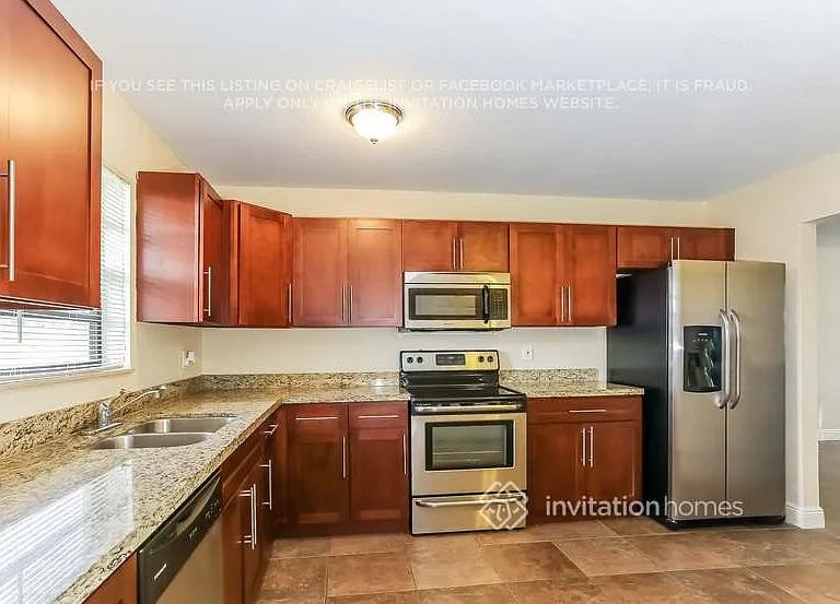 7441 Douglas St — Photo 4